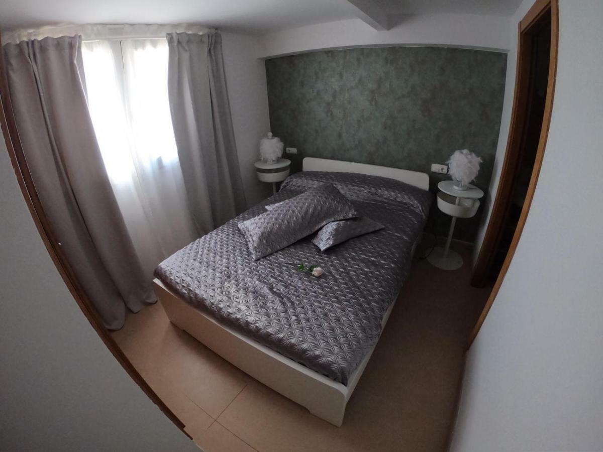 Apartamento A Primera Linea De Mar En Platja D'Aro Ngoại thất bức ảnh