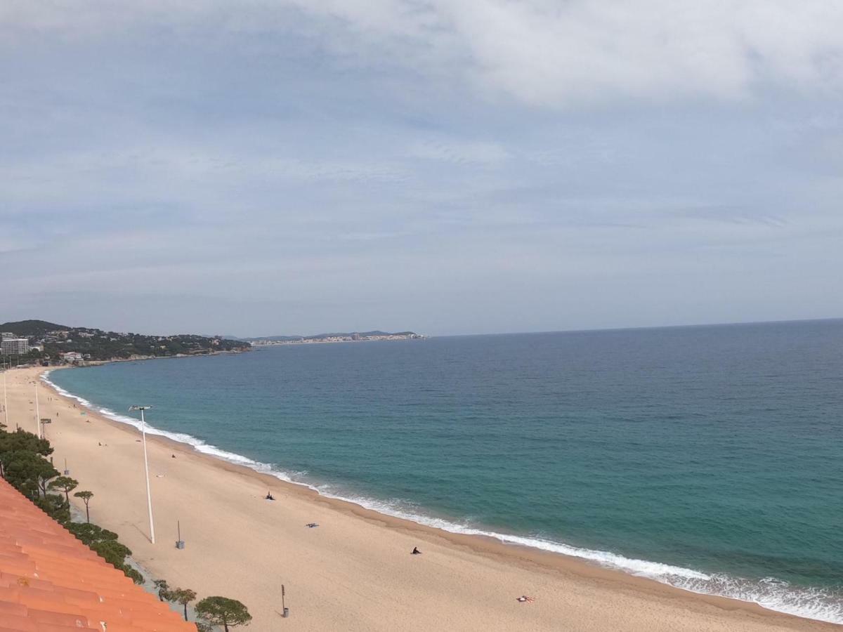 Apartamento A Primera Linea De Mar En Platja D'Aro Ngoại thất bức ảnh